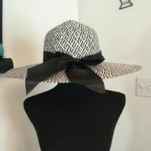 Hat - Picture 2 of 5